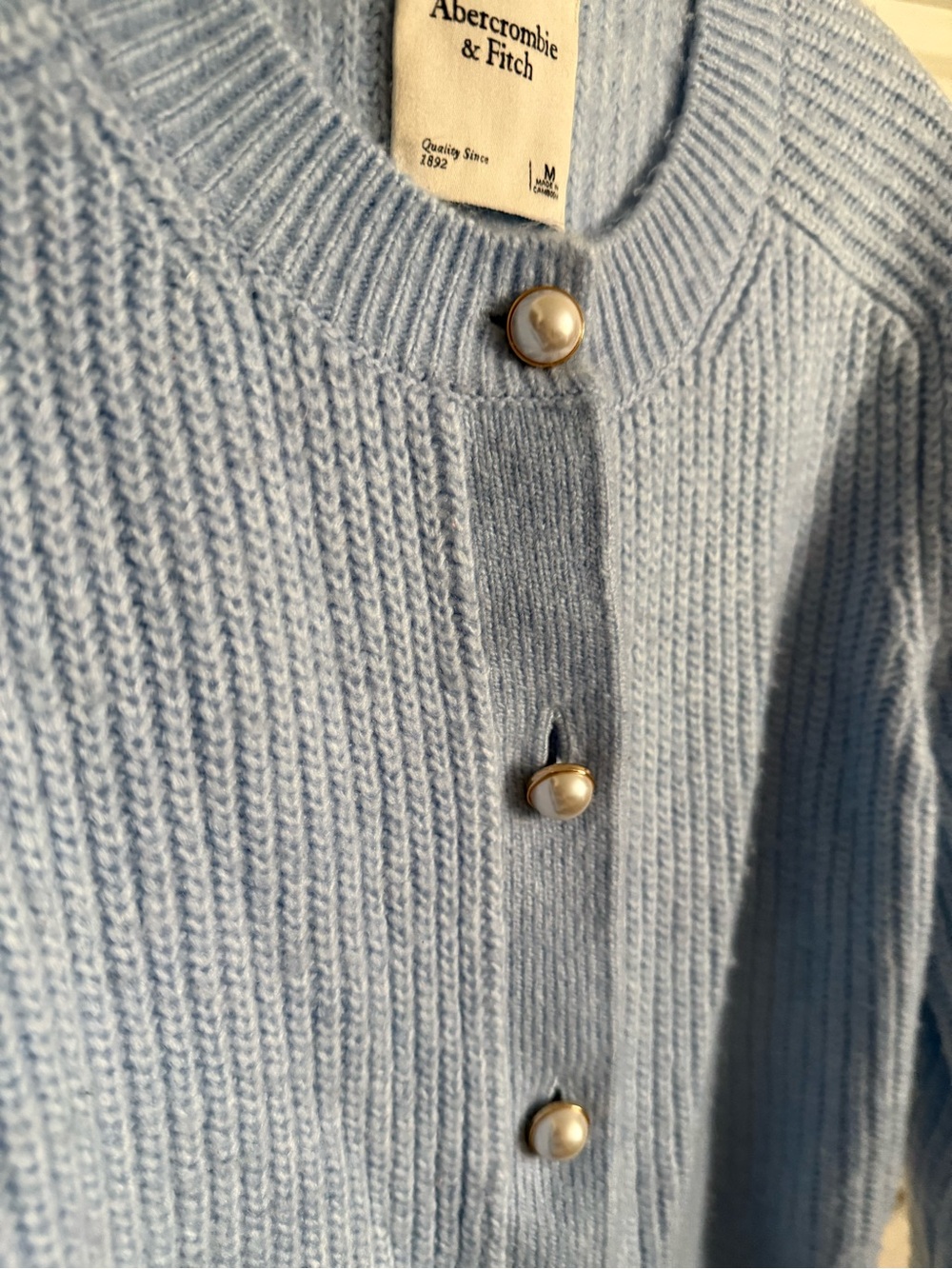 Abercrombie & Fitch Pearl Button Cardigan in Light Blue - Picture 7 of 7